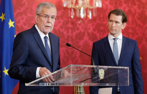 Statements von Bundesprsident Alexander Van der Bellen mit Bundeskanzler Kurz am Nachmittag des 21. Mai in der Hofburg -Foto: HBF/Peter Lechner